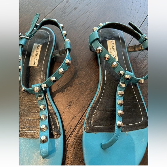 BALENCIAGA STUDDED THONG SANDALS BLUE LEATHER SZ 38 - Picture 2 of 3